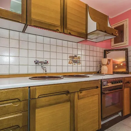 Cozy Apartment In Vrsar With Kitchen Exterior photo