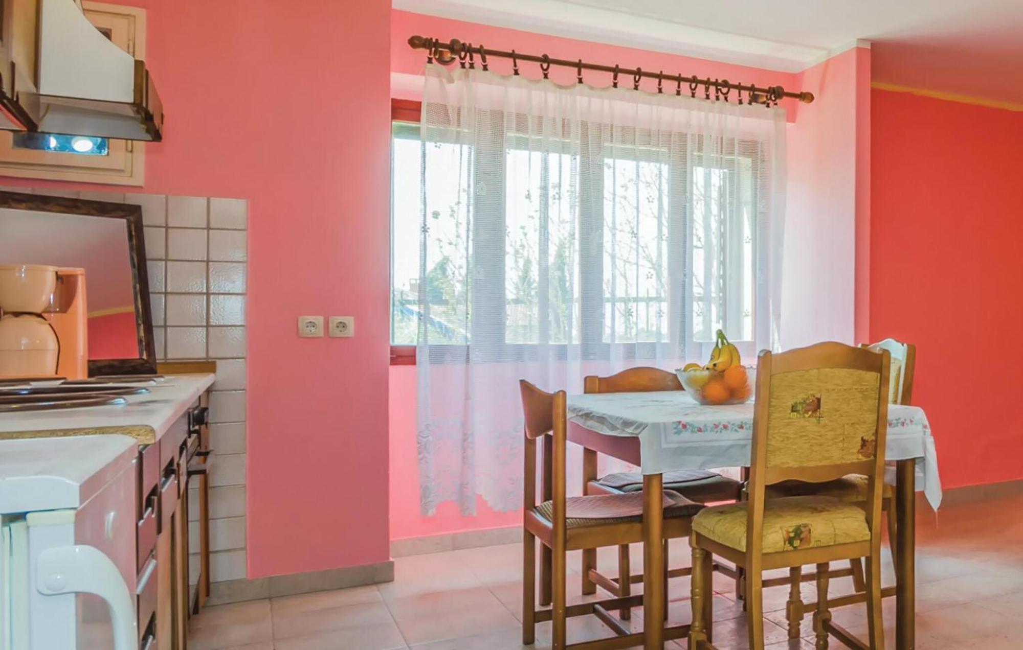 Apartment Cozy In With Kitchen *